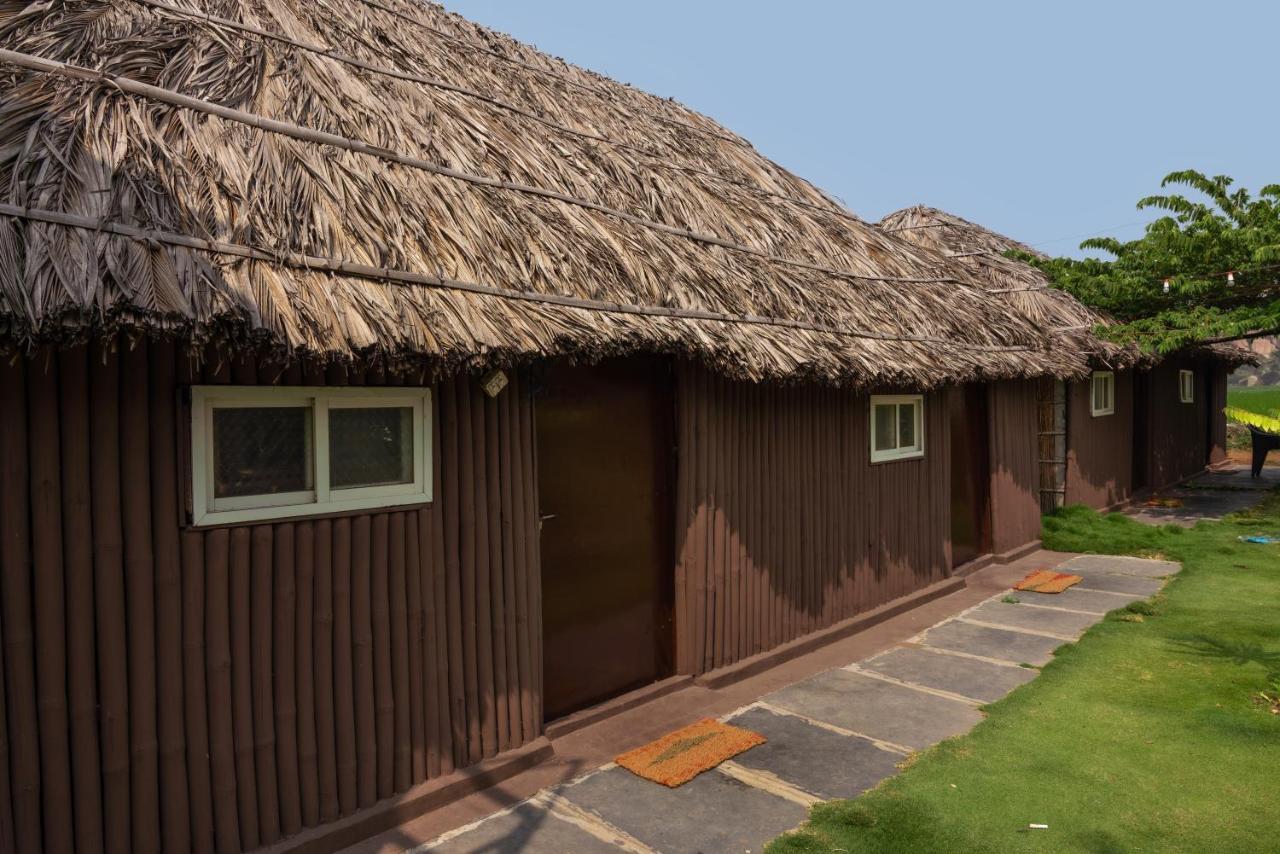 Hippie Land Hampi Hotel Exterior foto
